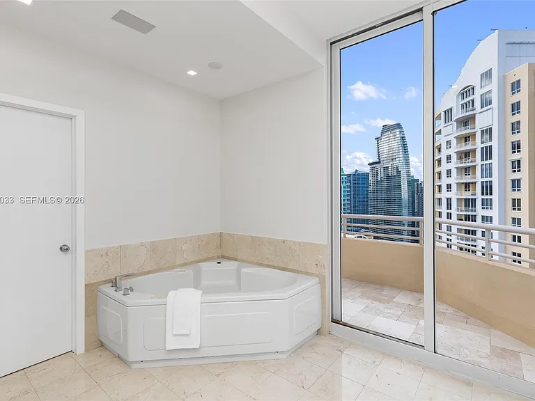 808 Brickell Key Dr #3901 — Photo 26