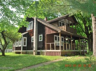 563 Maple Ave, Saratoga Springs, NY 12866