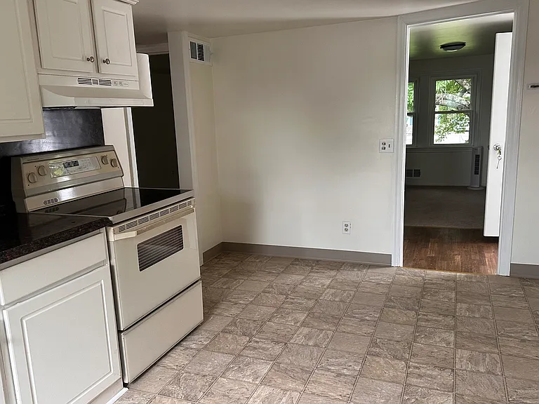 330 N Main St #4G — Photo 2