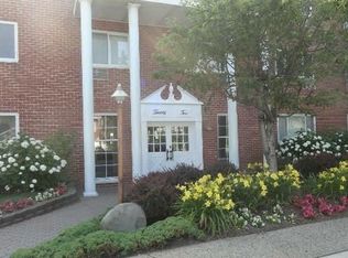22 N Forest Ave APT 3L, Rockville Centre, NY 11570