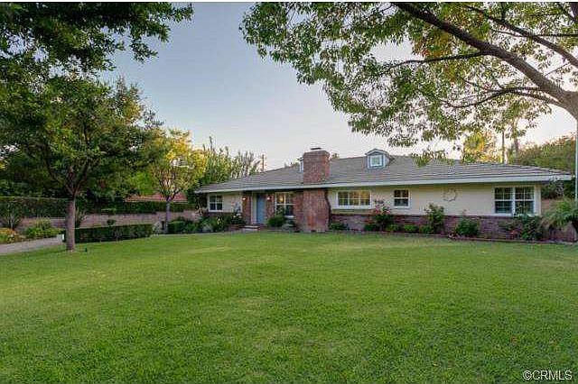 1st image of 1311 Oakwood Dr