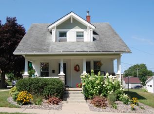 107 Grove St, Decorah, IA 52101