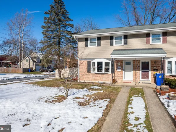 101 Pennbrook Ave, Robesonia, PA 19551