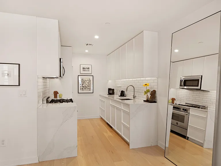 537 Lorimer St #302 — Photo 8
