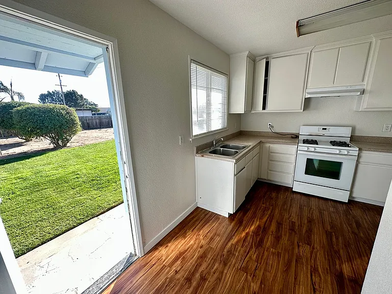 620 W Park Ave — Photo 8