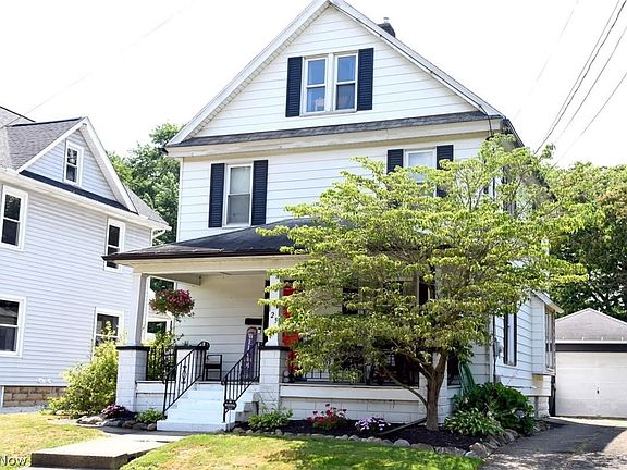 3rd image of 125 Mohican Ave