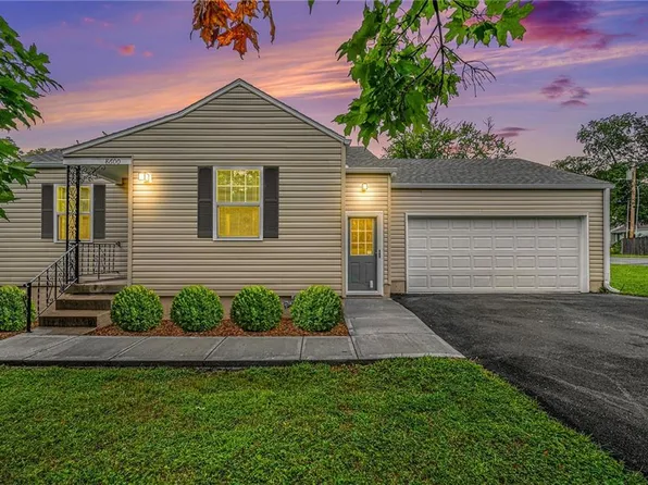 8600 Summit St, Kansas City, MO 64114