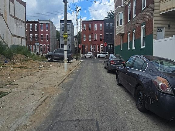 4th image of 1939 Fontain St
