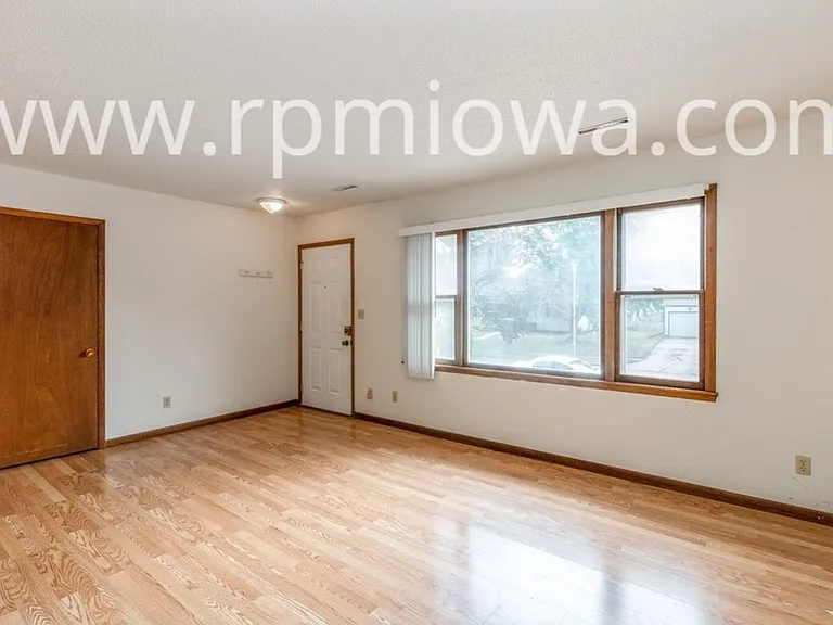 209 Todd Cir — Photo 2