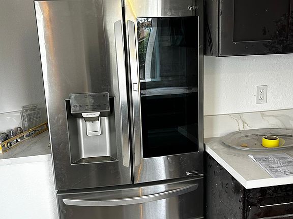 3rd image of 412 Fischer St #1