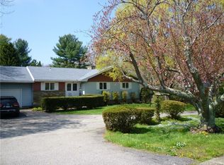 927 Burroughs Rd, Fairfield, CT 06825