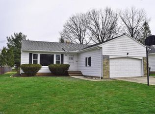 945 Hanley Rd, Lyndhurst, OH 44124