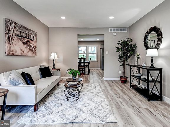 4th image of 28 Coatsbridge Ct Unit 18G