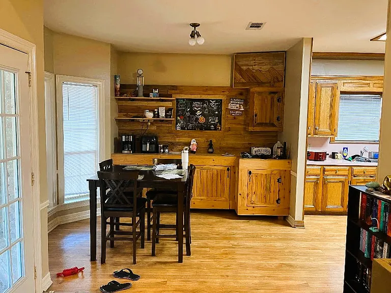 2806 Arroyo Ct N — Photo 3