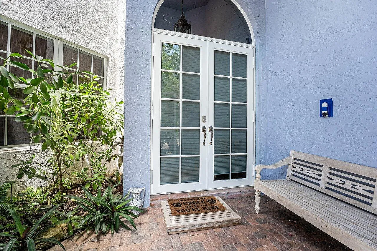 3 bed, 3.0 bath, 2101 sqft, $20,000 — Photo 2