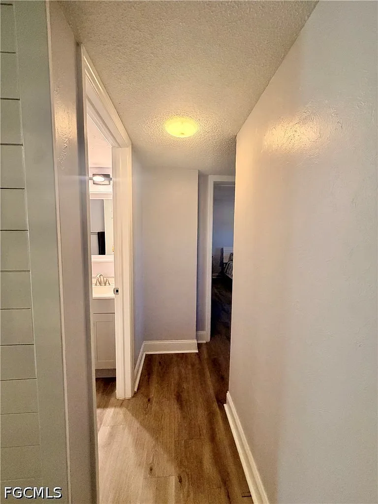 2 bed, 2.0 bath, 1094 sqft, $1,800 — Photo 4