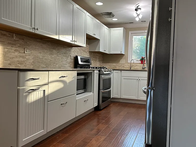 409 S Commonwealth Ave — Photo 12