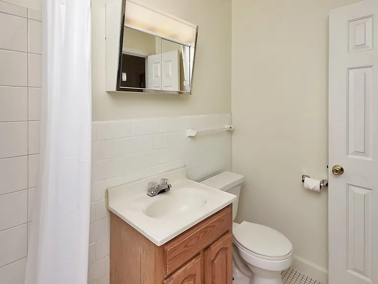 East Bay Apartments — Photo 11
