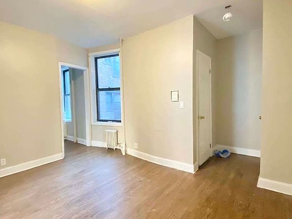4th image of 326 E 78th St APT 28