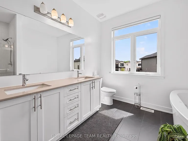 160 Highgarden Ter — Photo 35