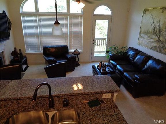 3rd image of 140 Baxter Commons Dr