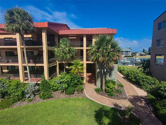 4th image of 1060 PINELLAS BAYWAY S #106
