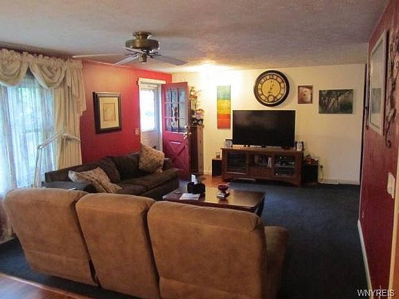 4th image of 4978 Lynwood Ave