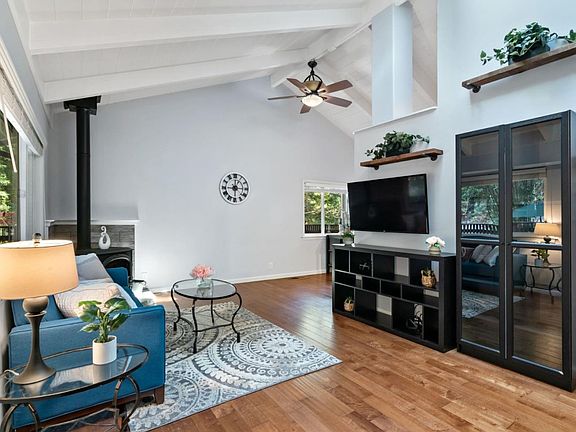5th image of 248 Sweetwater Ln