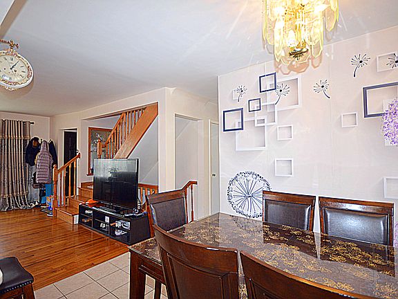 Living/Dining Area