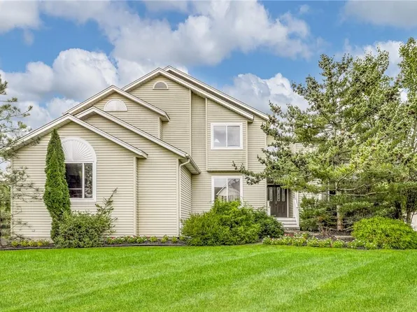 38 Cragmere Oval, New City, NY 10956