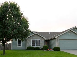 2725 Montrose Cir, Eudora, KS 66025