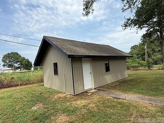 4th image of 7 Pamela Ln