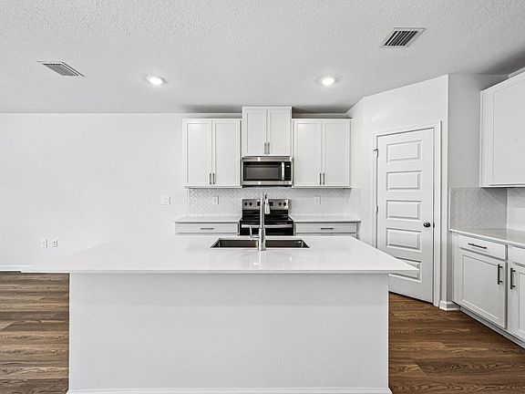 5th image of 12957 SW Forli Way