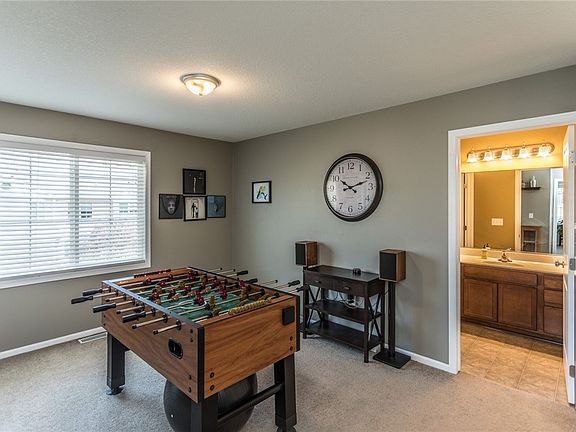 3rd image of 580 Villa Ct