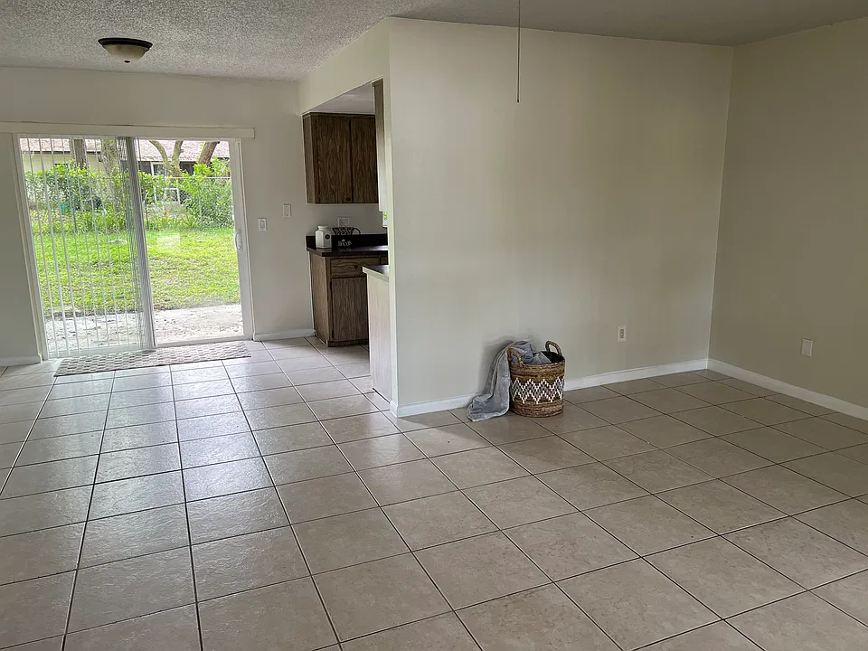 10116 Crozier Ct