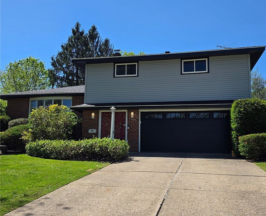 1st image of 34600 W Sharondale Dr