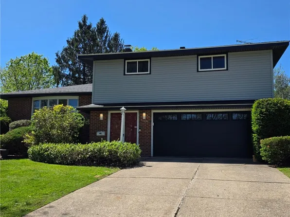 34600 W Sharondale Dr, Solon, OH 44139