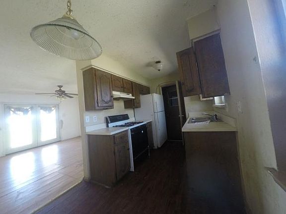 3rd image of 308 Duncan Way