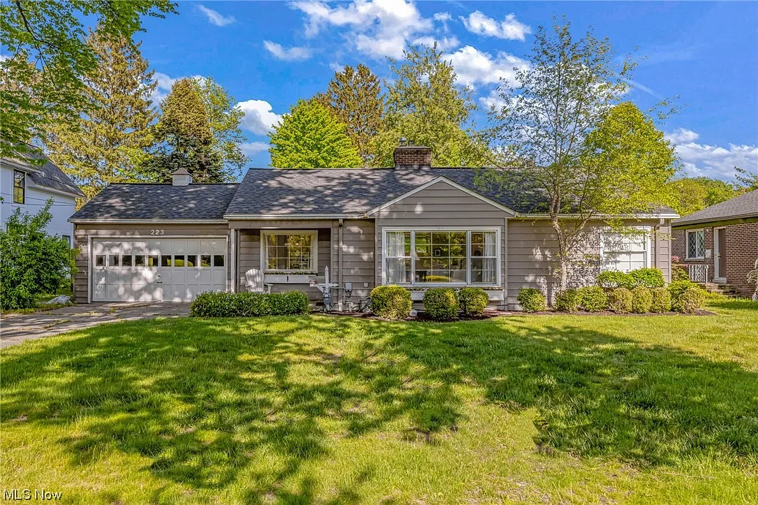 223 Bradley Rd photo 1