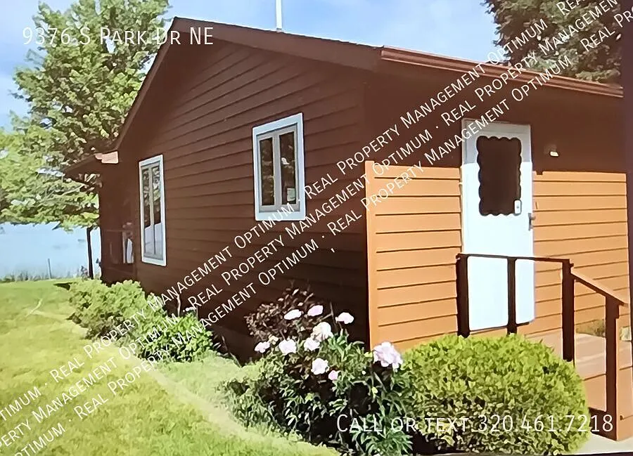 Fall Winter Rental Fully Furnished - 3 Bedroom 1 1/2 Bath Lake Home — Photo 1
