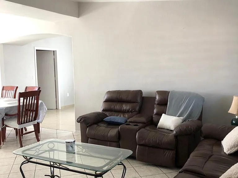 325 W Holladay Dr — Photo 5