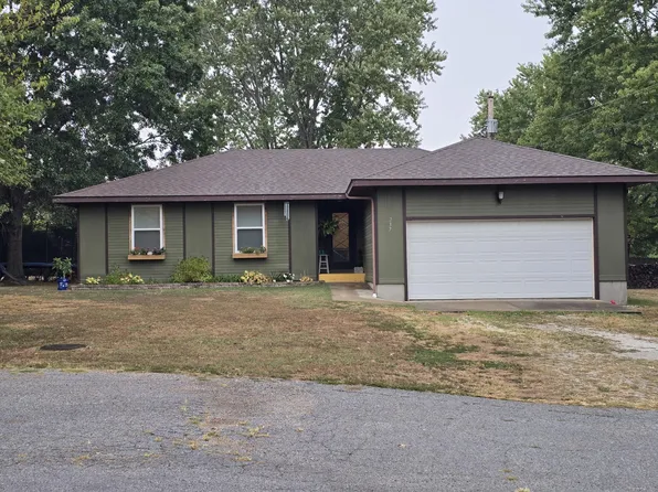 237 Renee Avenue, Sparta, MO 65753