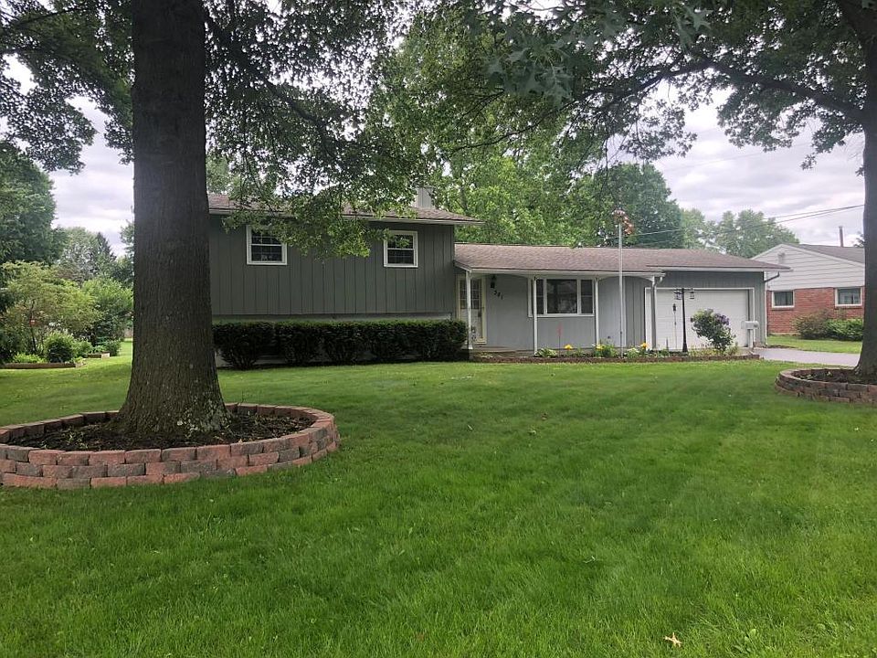1st image of 381 Meadowbrook Dr