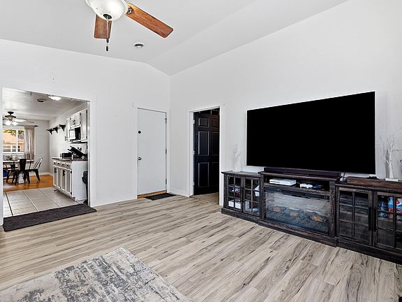 5th image of 110 Jule Ave