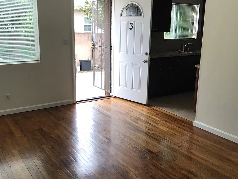 1842 22nd St #1 — Photo 9