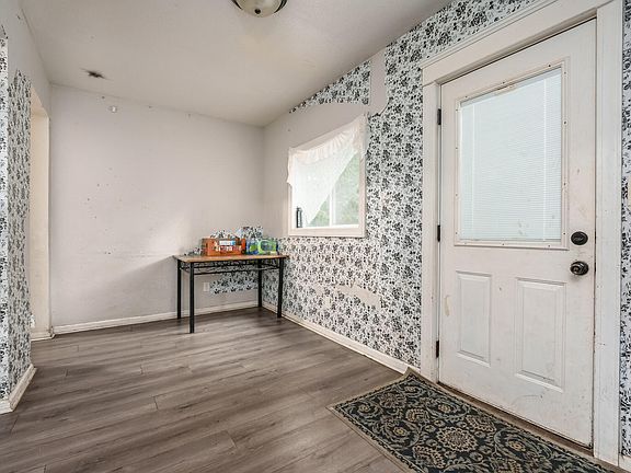 2nd image of 464 Capital Ave NE
