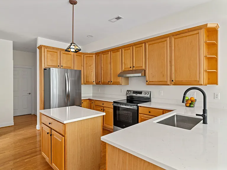 4990 Lake Tree Ln — Photo 17