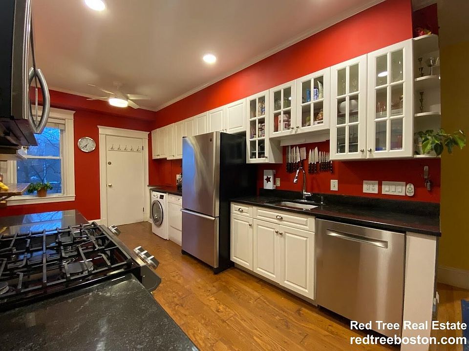 1st image of 143 Longwood Ave #U3