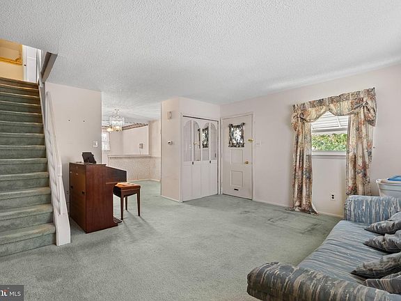 5th image of 517 Glen Valley Dr