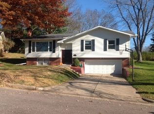 1606 Amey Dr, Baraboo, WI 53913